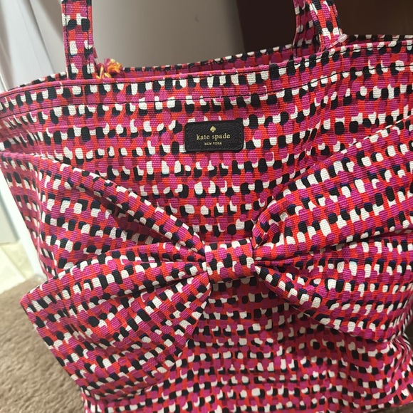 Kate spade fabric tote with large bow. - Picture 3 of 7